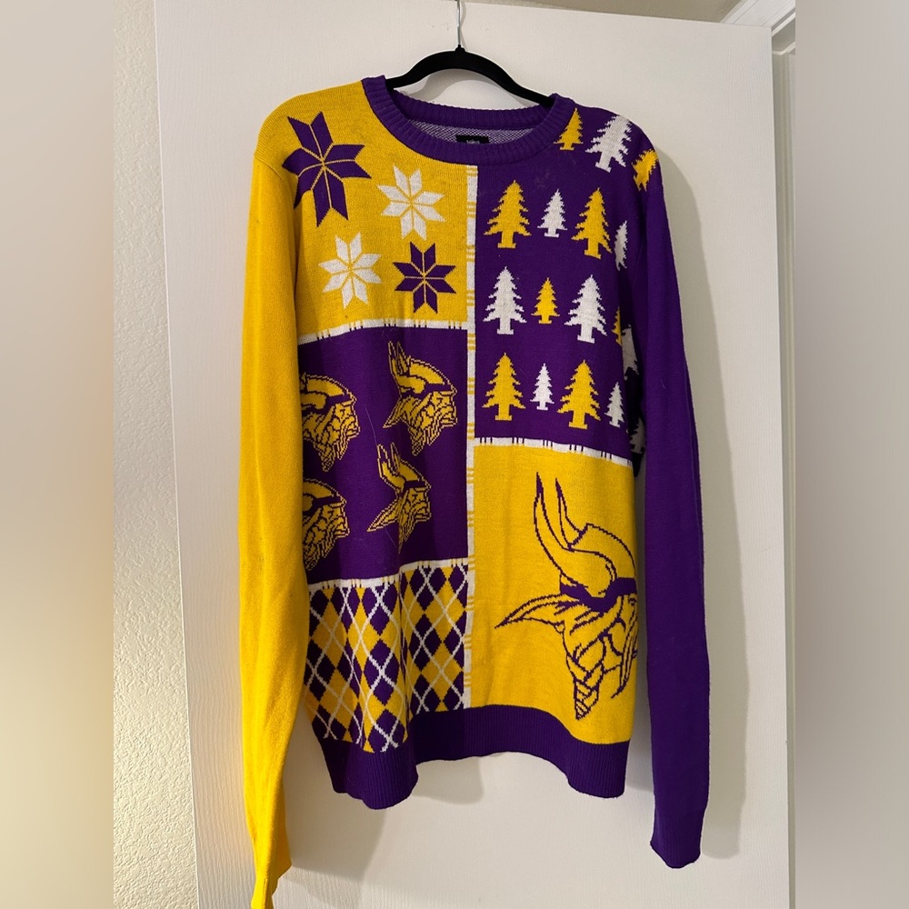 Vikings Ugly Christmas Sweater - Men’s size XL